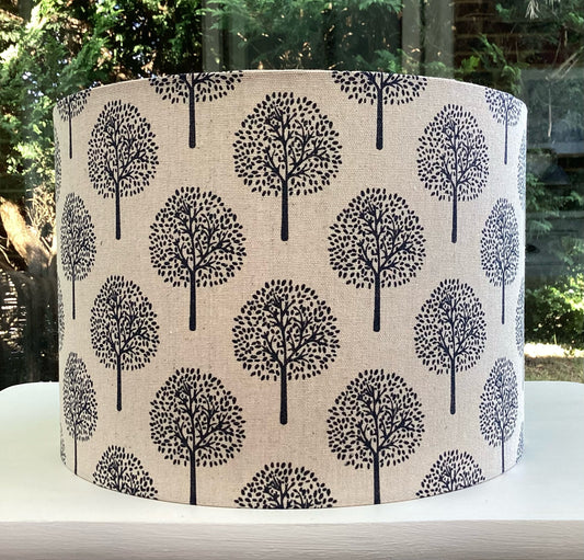 Stylish monochrome lampshade featuring a minimalist tree design, perfect for modern home decor and adding a touch of sophistication to any room.